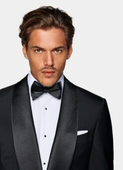Black Pre-tied Bow Tie
